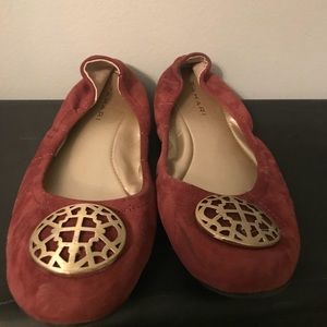 Tahari flats